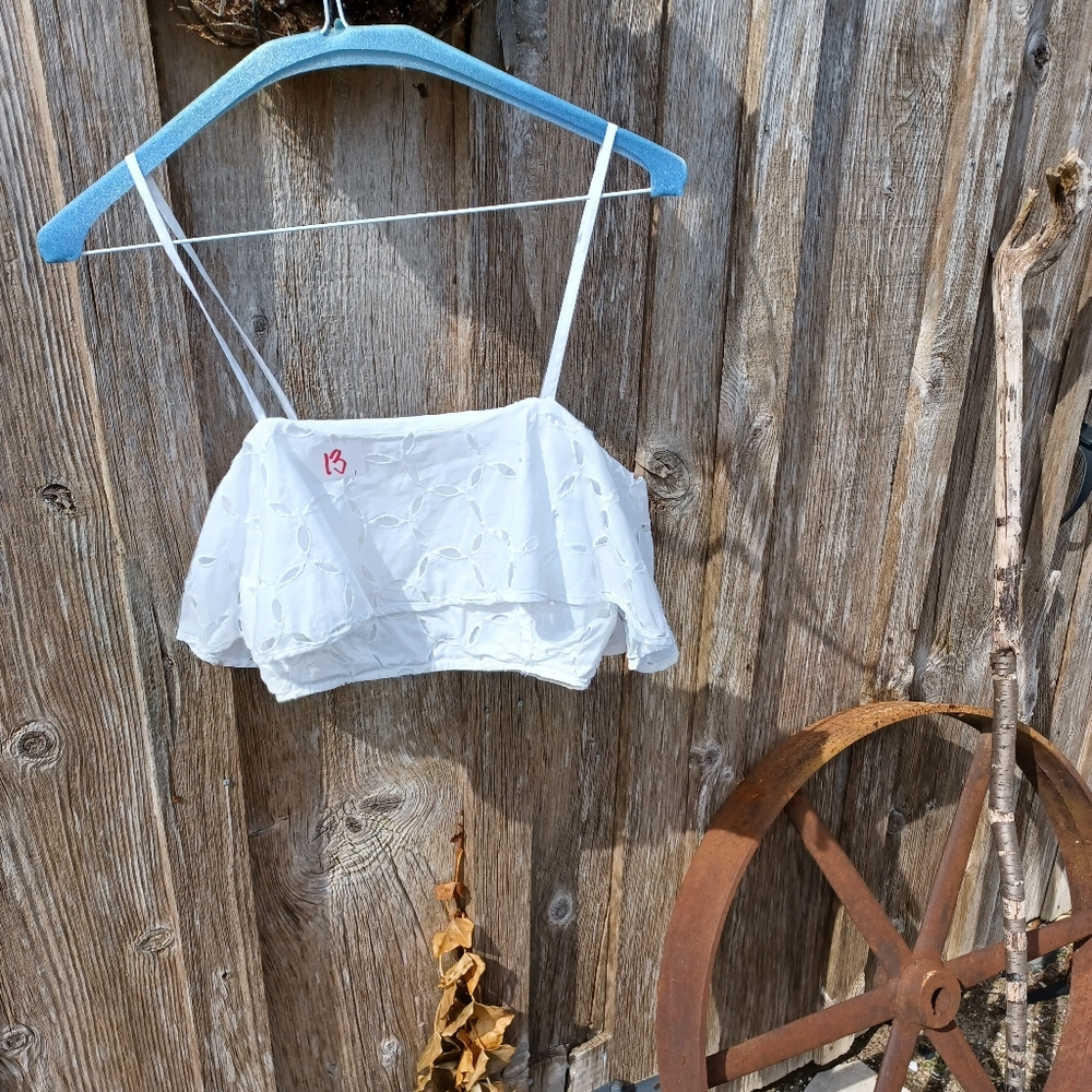 TOP Shop, size 6, Fluttering Crop Top